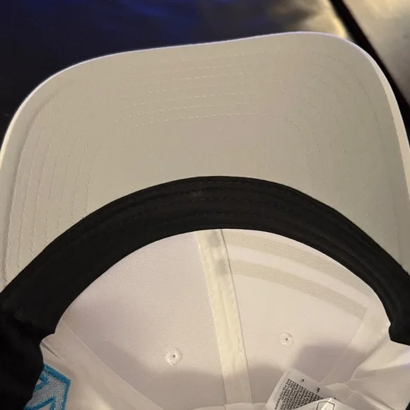 Adidas White Adjustable Cap NWT - Picture 5 of 6